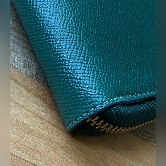 COACH Essential Continental Wallet Zip Around Crossgrain Leather Dark Green - Picture 2 of 7